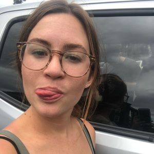 Meet your Posher, Ashley